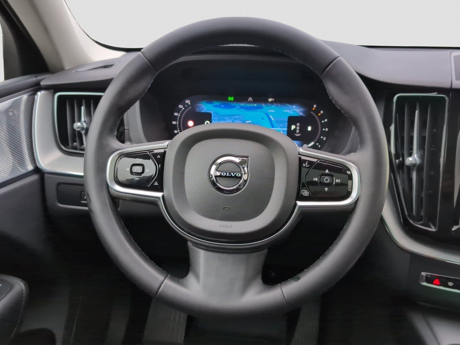 Volvo XC60 B4 AWD Ultimate Dark AHK semi BLIS Head-Up foto 4