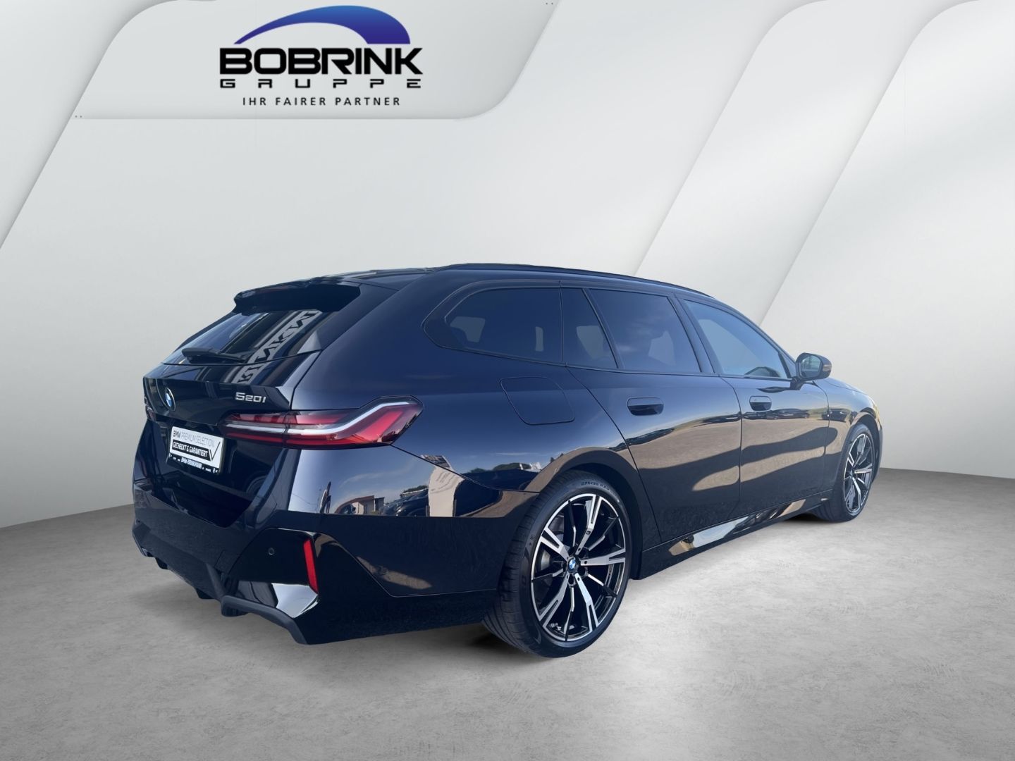 BMW 520 i Touring M Sport AHK Standhzg Navi HK LED foto 3