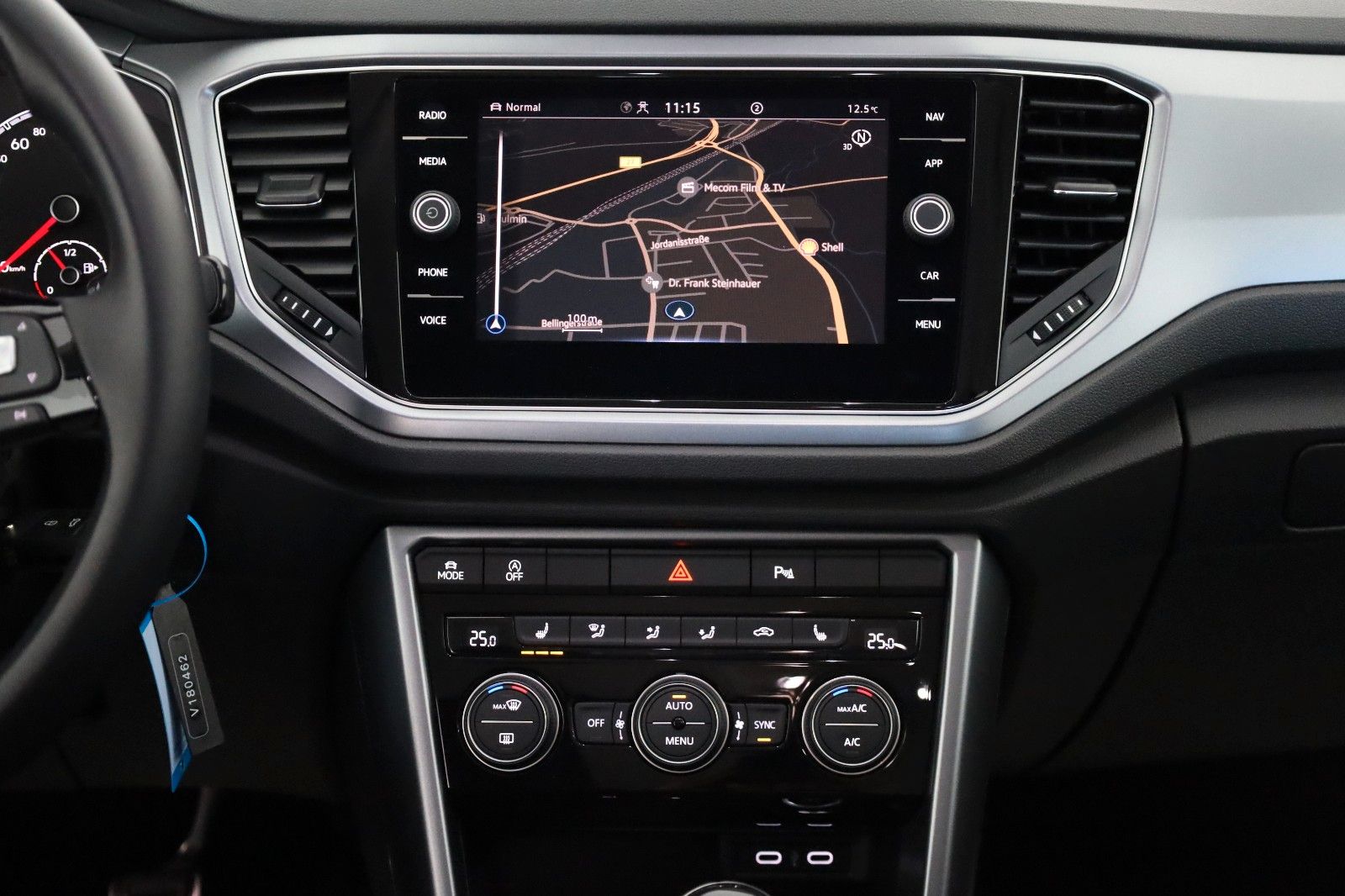 Fahrzeugabbildung Volkswagen T-Roc Active Navi,LED,SH,PDC,Apple CarPlay