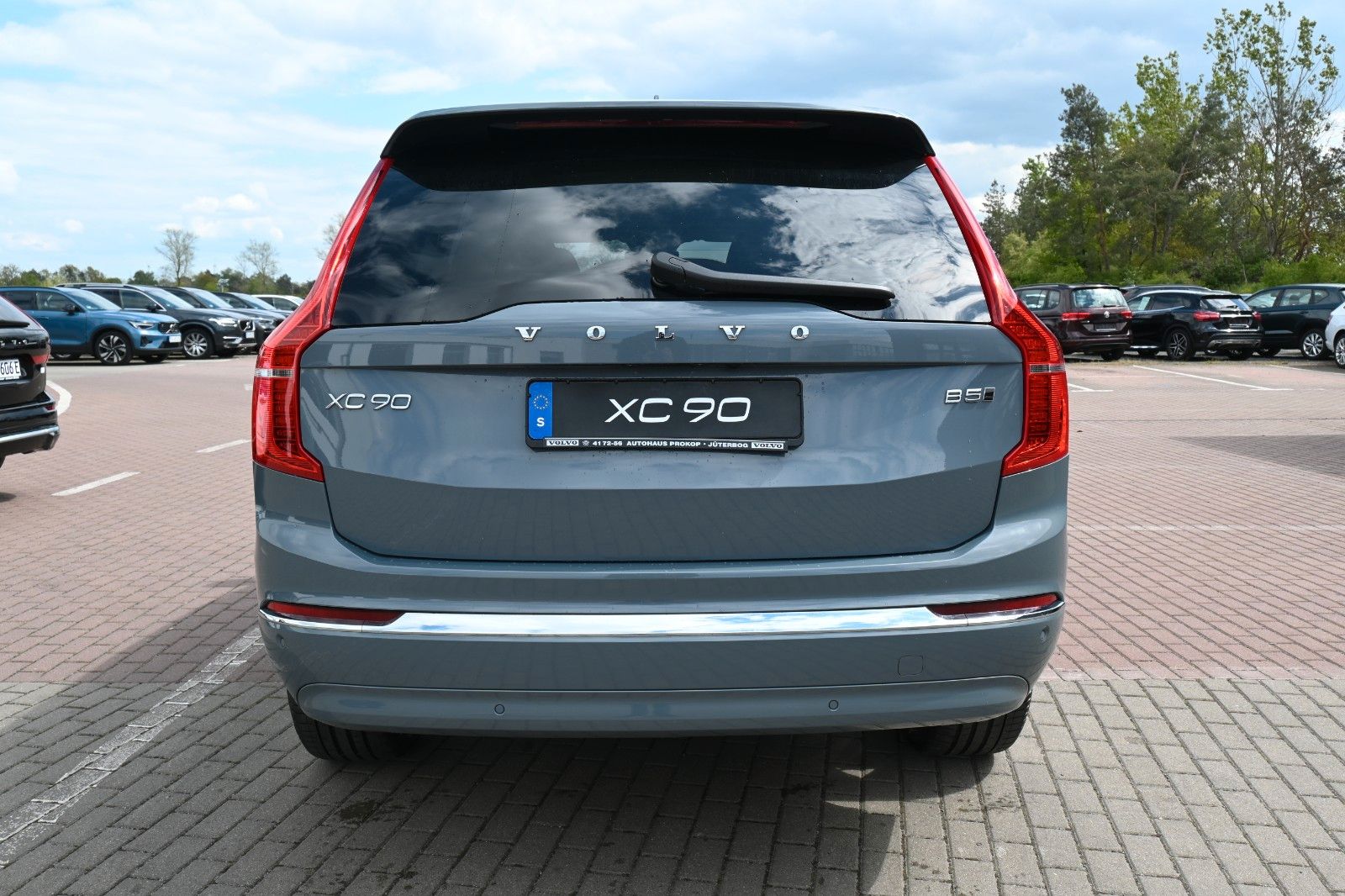 Fahrzeugabbildung Volvo XC90 Ultimate Bright*MS*360*STHZ*AHK*LUFT*22*B&W