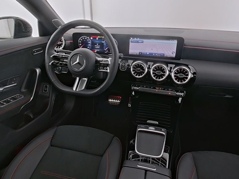 Fahrzeugabbildung Mercedes-Benz CLA 200 d AMG*Pano*Burmester*19"*Night*Totwink*