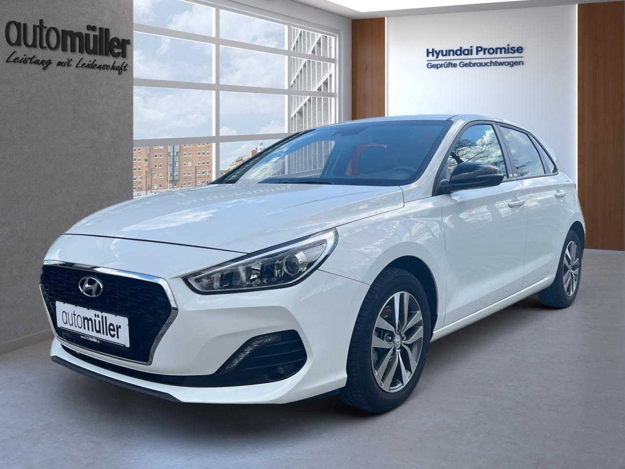 Hyundai i30 1.4 YES! SHZ*LHZ*NAV*CARPL*TOUCH*KLIMAAT*KAM