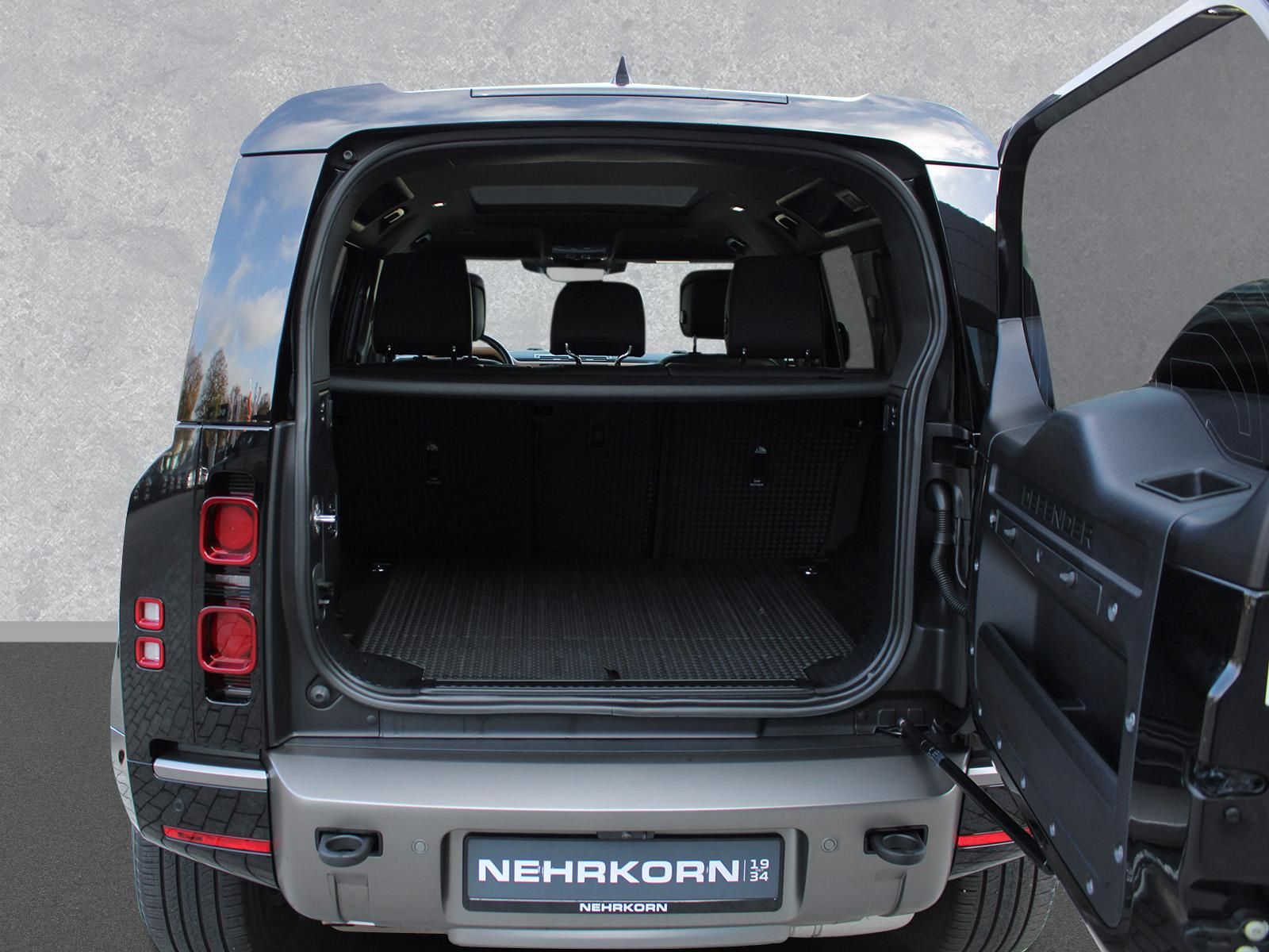 Fahrzeugabbildung Land Rover Land Rover Defender 110 D300 X-Dynamic HSE