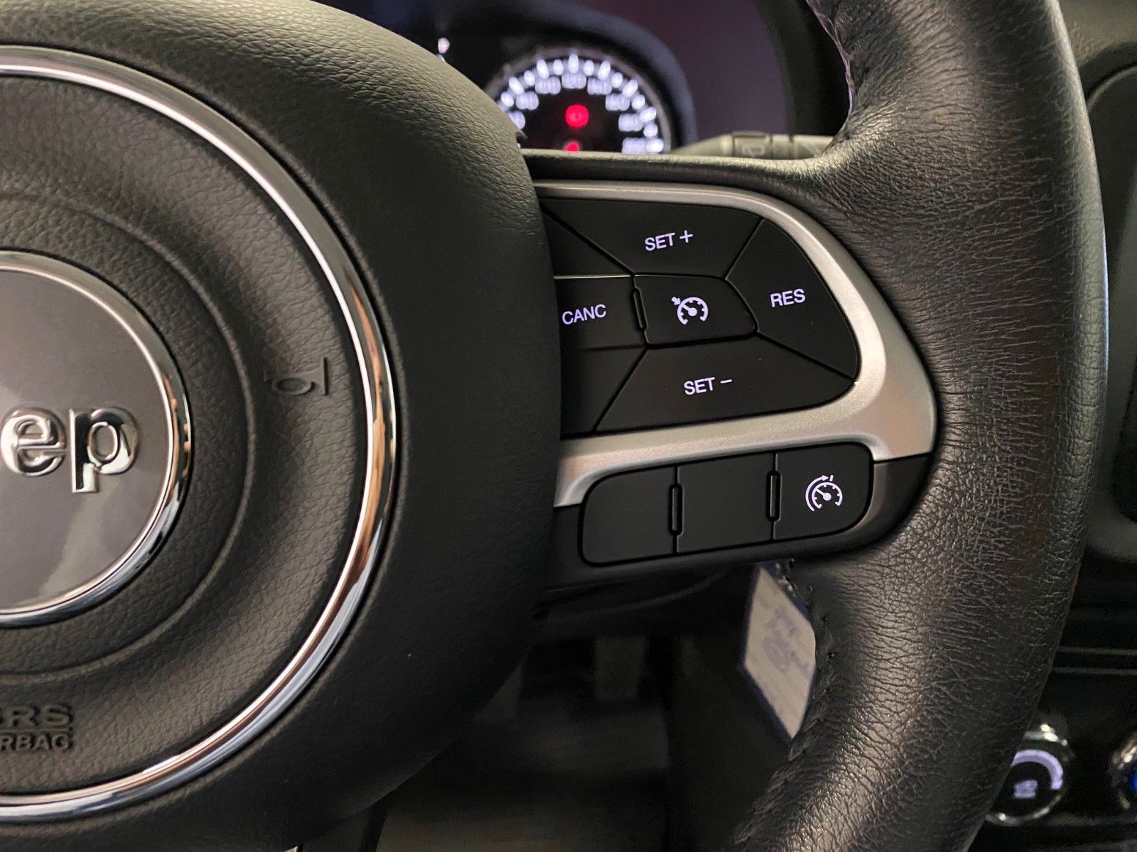 Fahrzeugabbildung Jeep Renegade 1.6 Longitude+KLIMA+ALLWETTER+GARANTIE+
