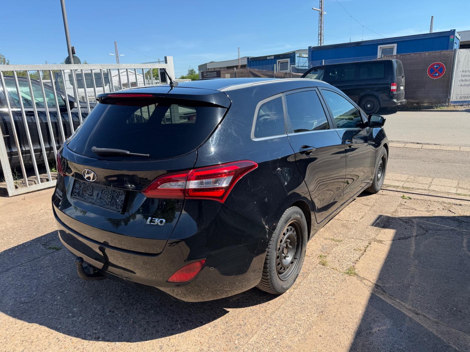 Hyundai i30 2015 — engine 1.582 cm³, 110 HP (81kW)