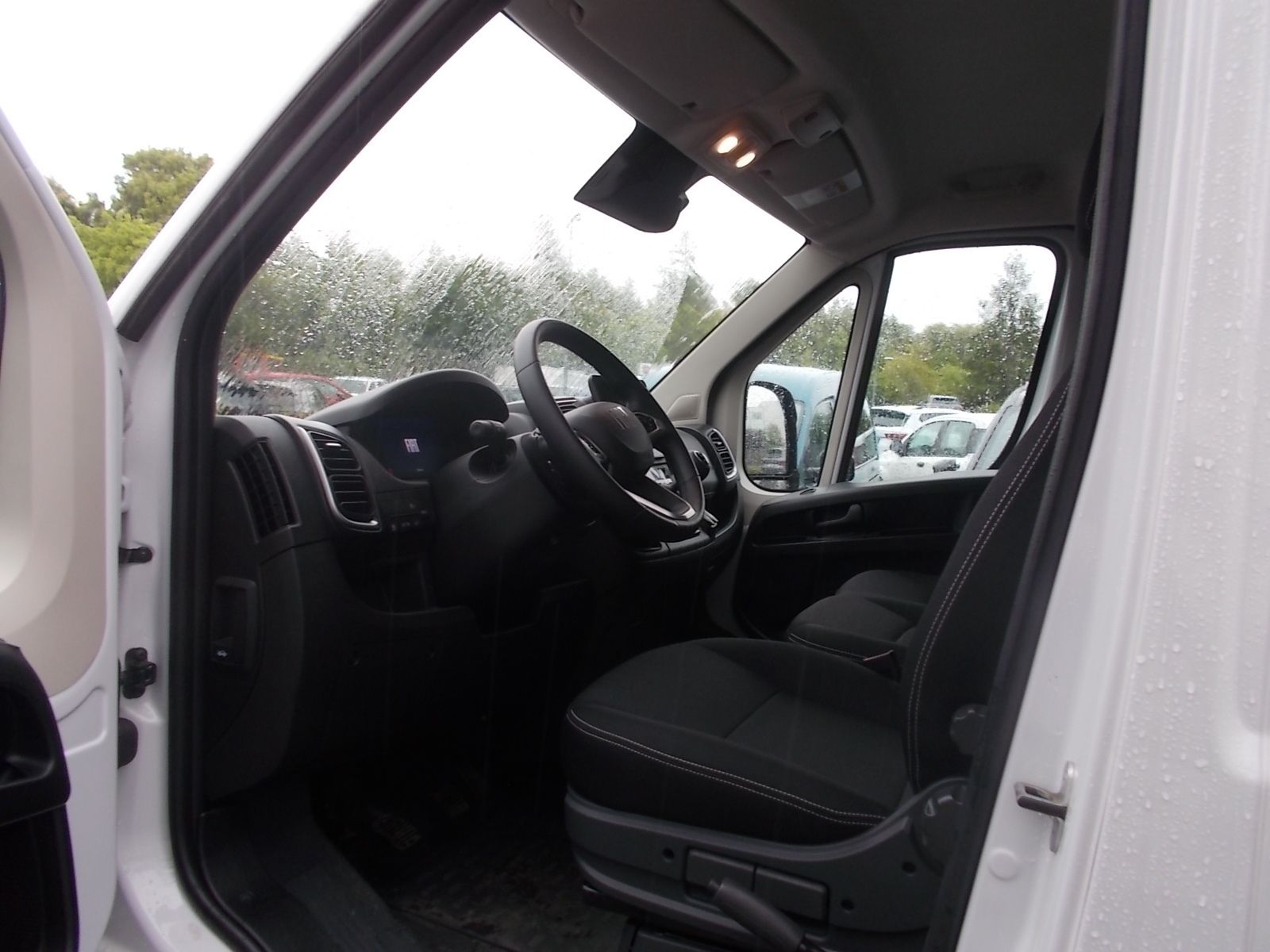 Fahrzeugabbildung Fiat Ducato KaWa 35 L3H2 140 Multijet verblecht