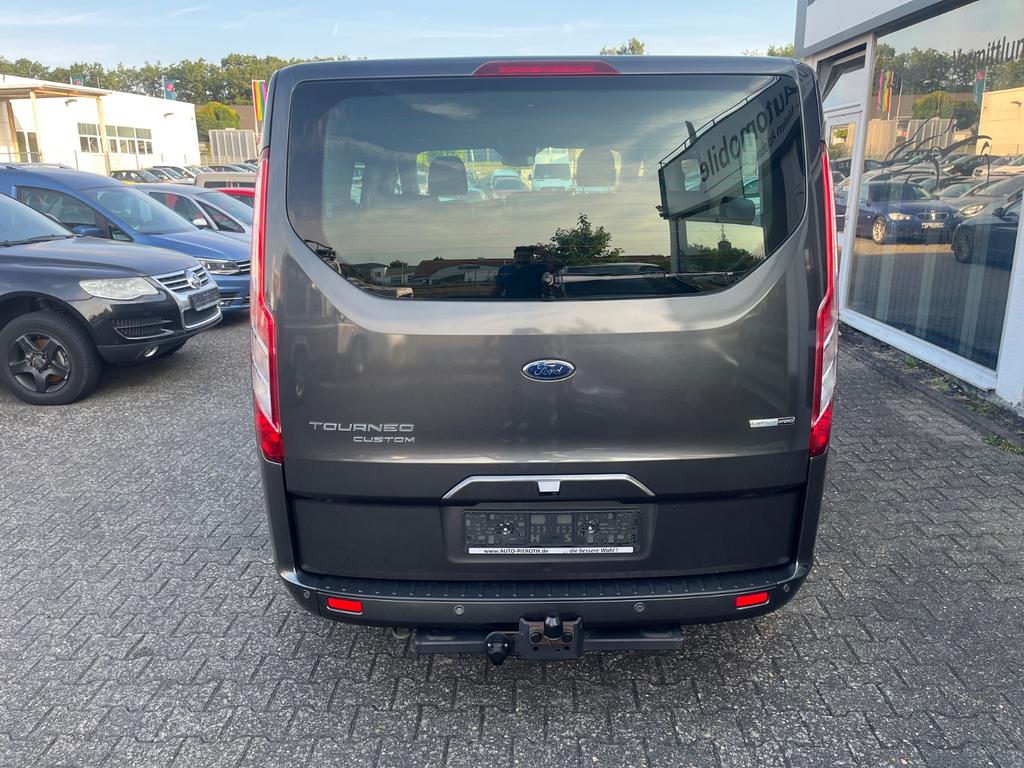 Ford Tourneo Custom