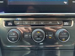 Fahrzeugabbildung Volkswagen Golf VII Variant Comfortline Navi Sitzh ACC AHK