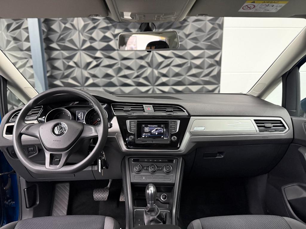 Volkswagen Touran 1.6 TDI DSG, Foto 21 von 50