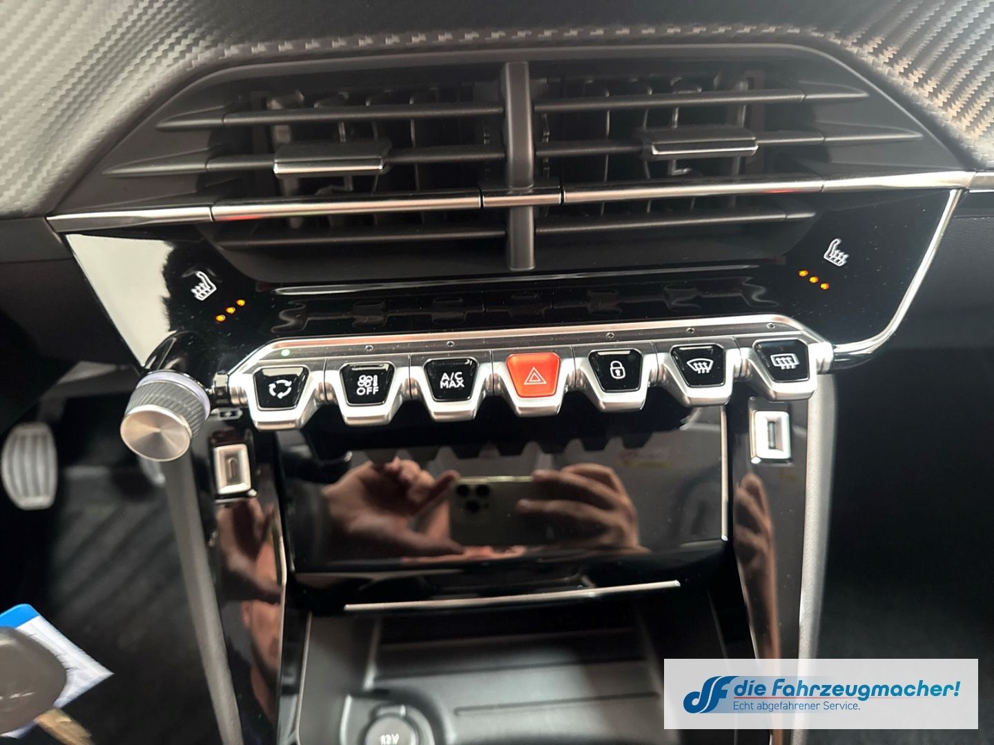 Fahrzeugabbildung Peugeot 208 Allure 1.2 PureTech 100 EU6d Navi LED Apple