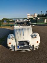 Citroën 2 CV - weiße Citroën 2 CV