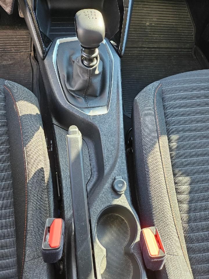 Fahrzeugabbildung Peugeot Active Pack Winterräder DAB, LED, ESP