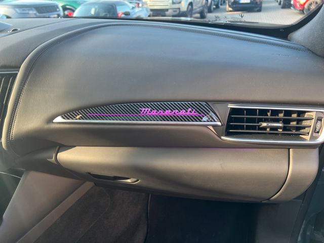 Fahrzeugabbildung Maserati Levante 3.0 V6 Modena Facelift Sonderlack