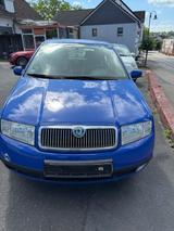 Skoda Fabia 1.4 16V Classic Combi Classic - Skoda Fabia mit Benzin-Antrieb: Blau, Kombi, 1.4