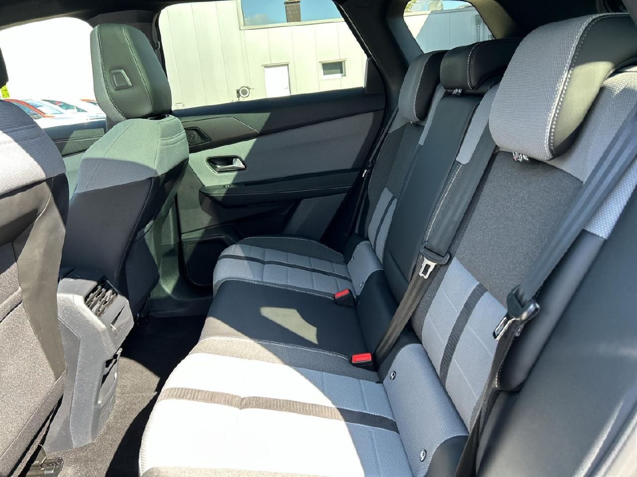 Fahrzeugabbildung Opel Grandland 1.2 48V Mild-Hybrid 100 kW GS
