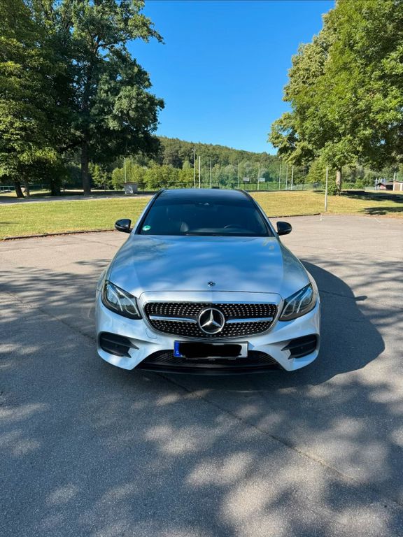 Image of Mercedes-Benz E 220