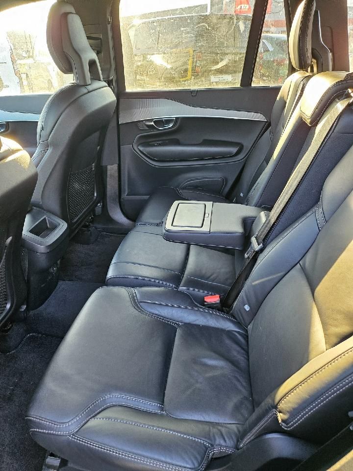 Fahrzeugabbildung Volvo XC90 R Design AWD