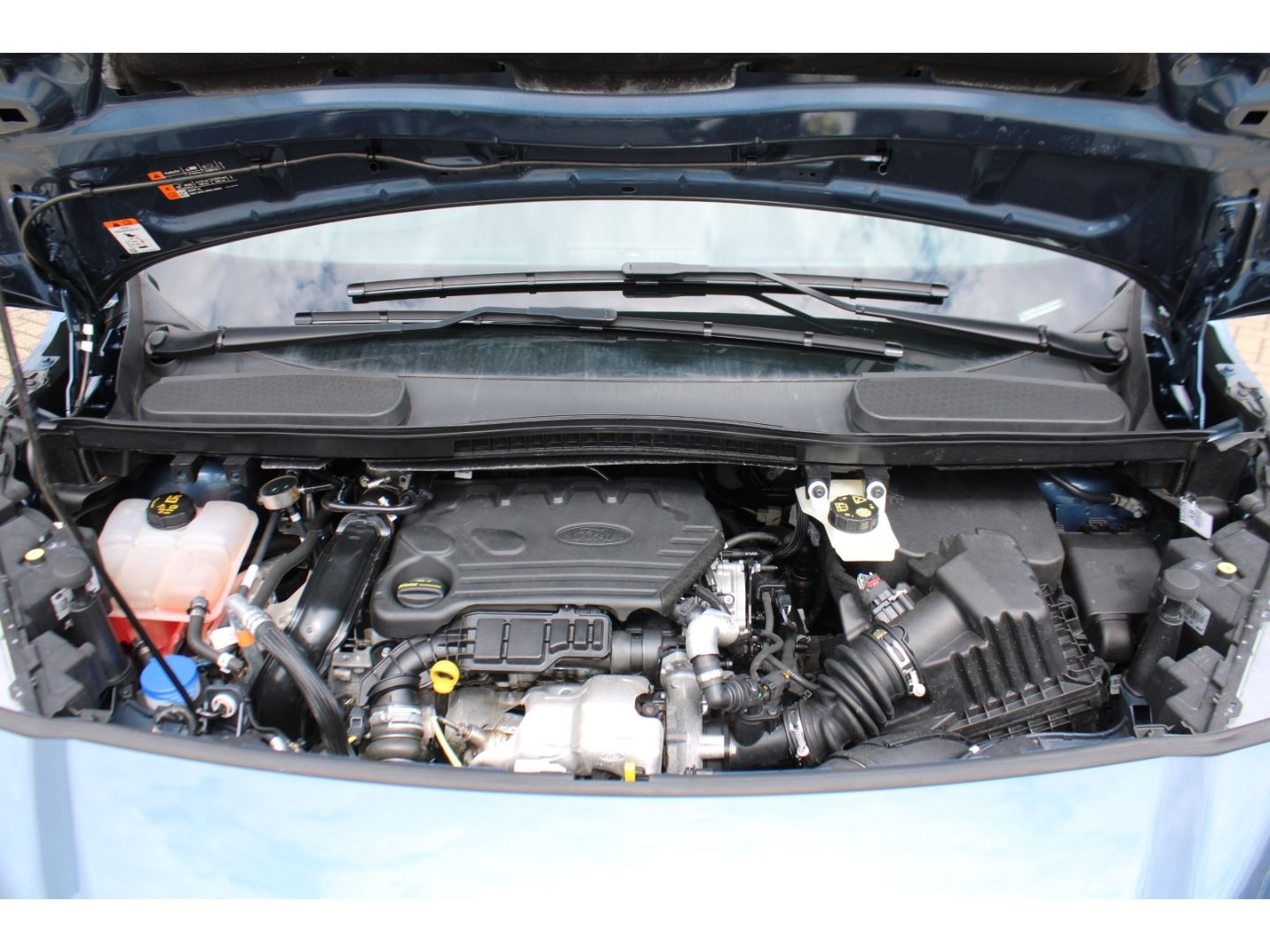 FORD Tourneo Connect 1.5 TDCi Titanium Xenon Navi AHK - Image 29