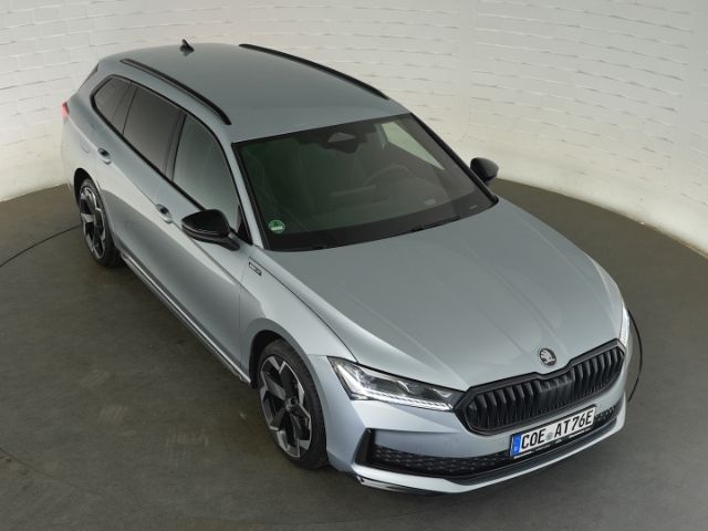 Superb COMBI SPORTLINE iV DSG+AHK+NAVI+SITZ-/LEN