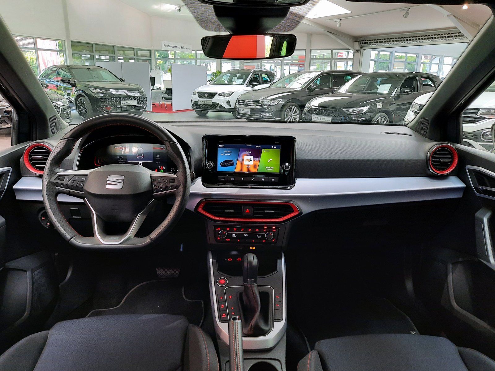 Fahrzeugabbildung SEAT Arona FR TSI DSG *Cam*PDC*LED*Sitzhzg*ACC*AppC*
