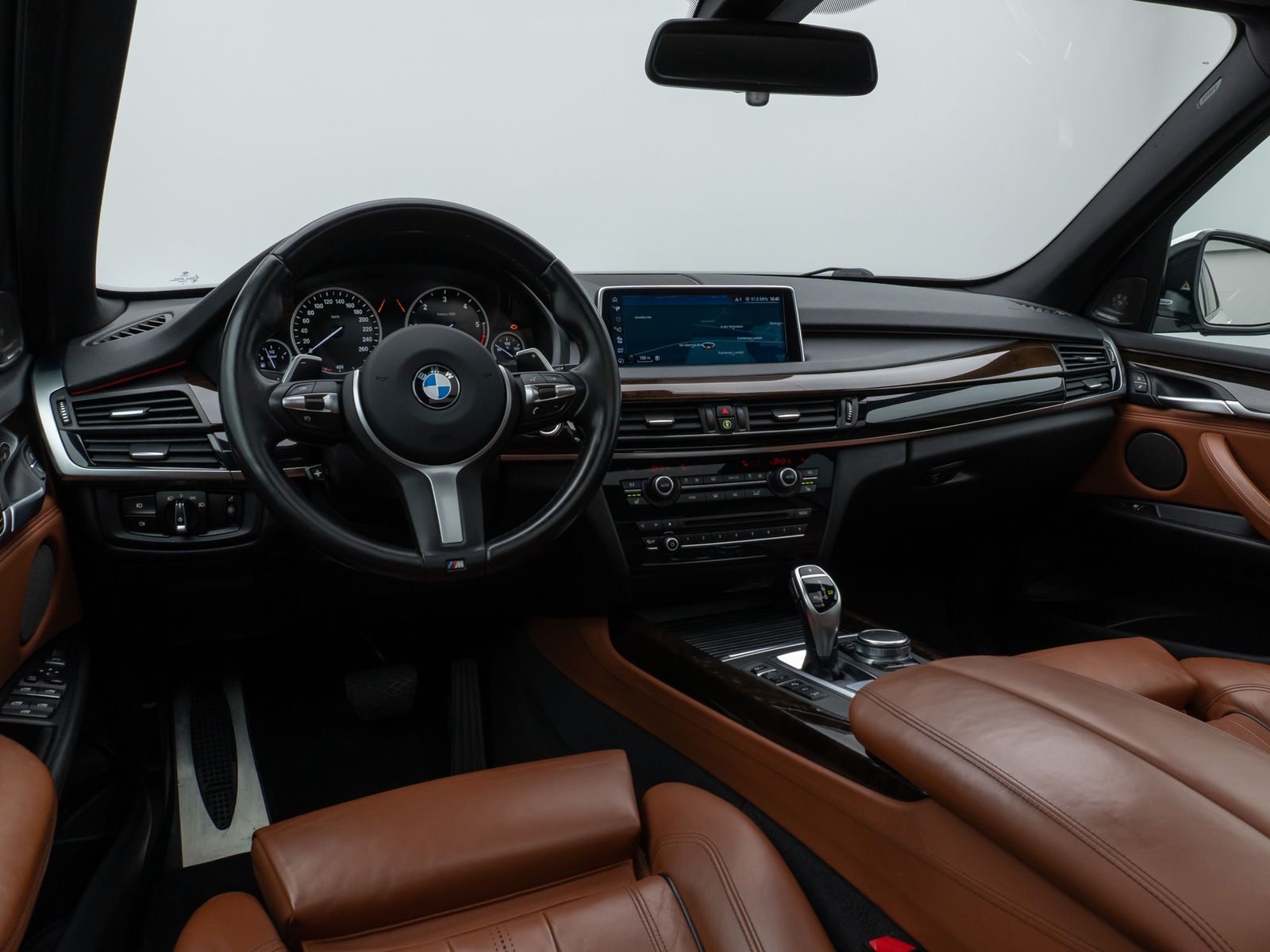 Fahrzeugabbildung BMW X5 xD40d M Sport HUD H/K SoftCL Komfort AHK Alar