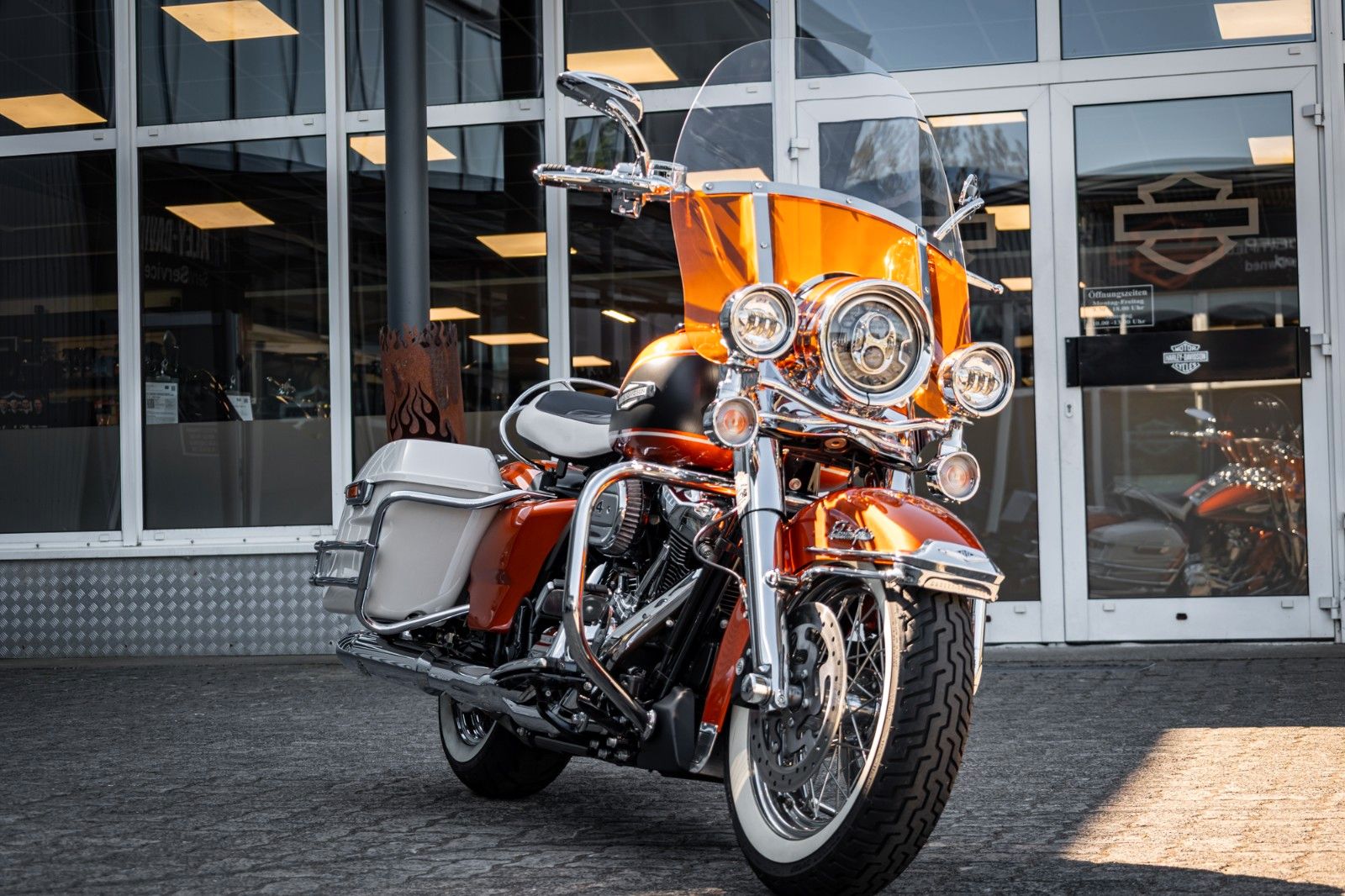 Fahrzeugabbildung Harley-Davidson Electra Glide Highway King  - JEKILL&HYDE  -