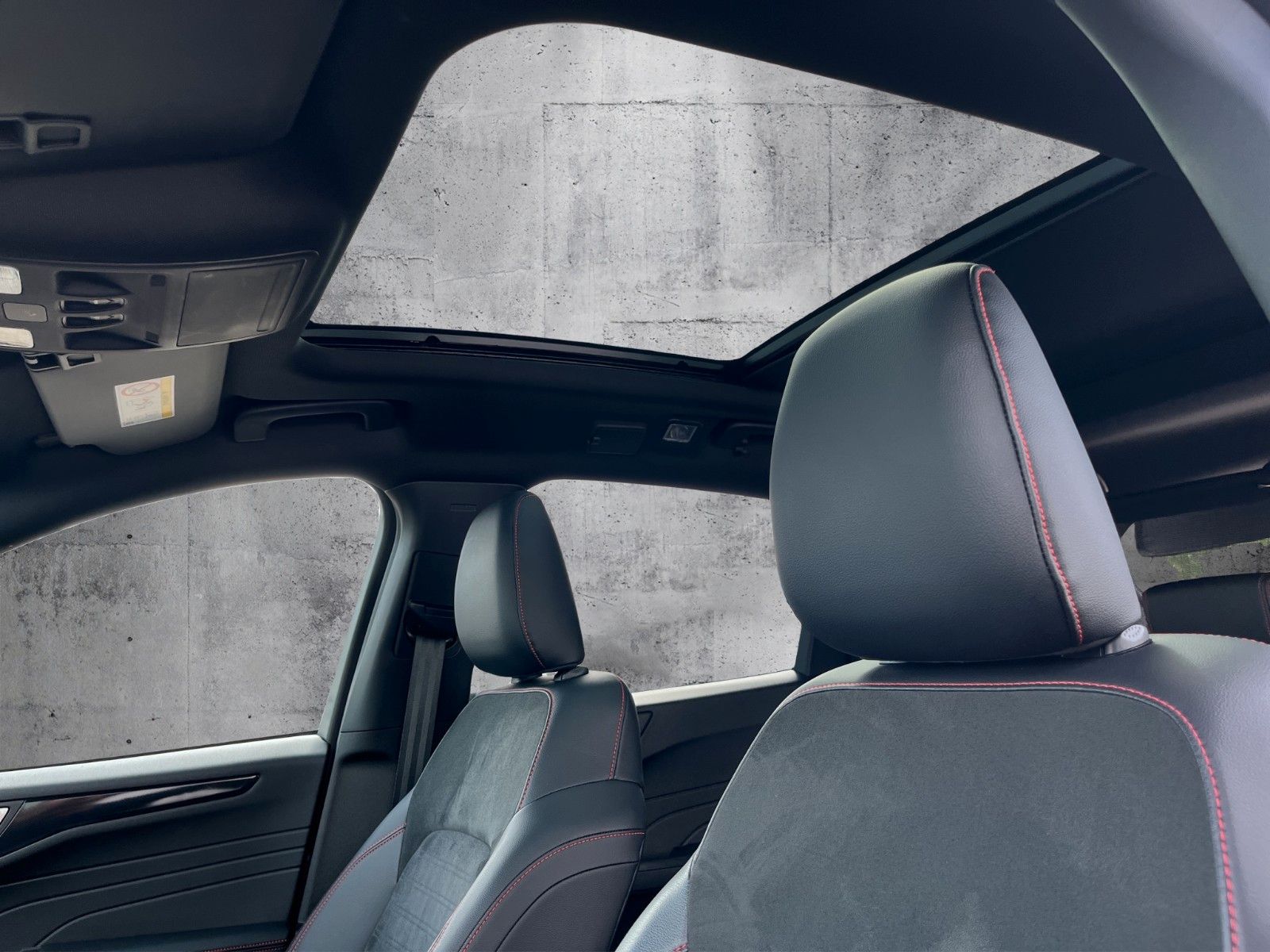Fahrzeugabbildung Ford Kuga ST-Line X  4x4
