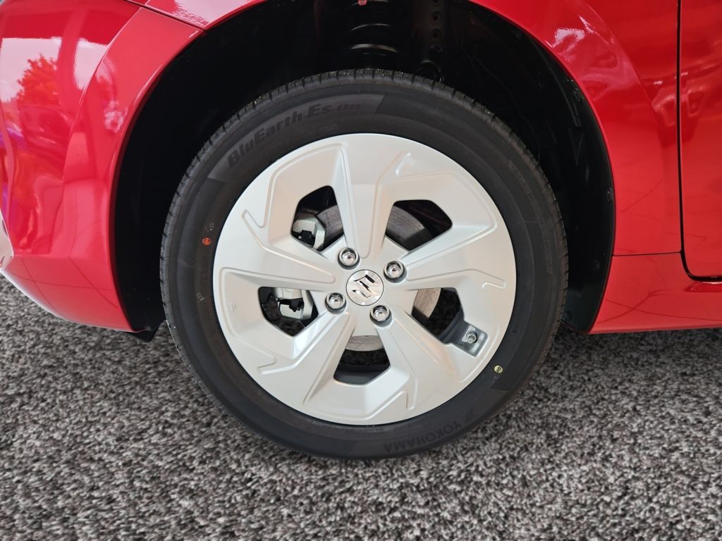 Fahrzeugabbildung Suzuki Swift 1.2 Hybrid Allrad Comfort Navi Sitzheizung