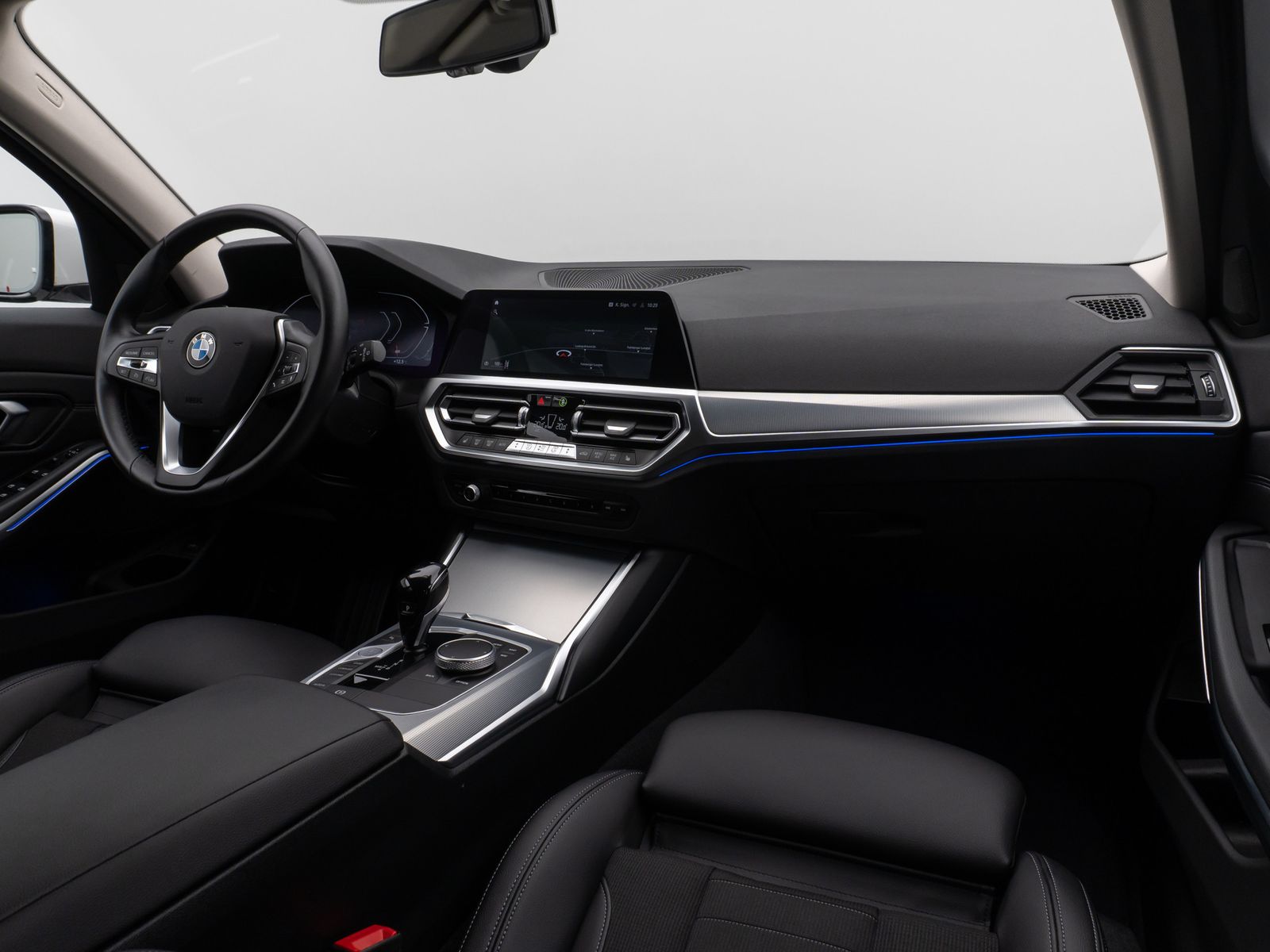 Fahrzeugabbildung BMW 320d Sport Line Kamera DAB HiFi DrivAssist Alarm