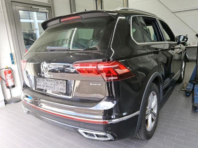 Volkswagen Tiguan 2.0 TSI R-Line 4Motion Leder Pano Standh foto 2