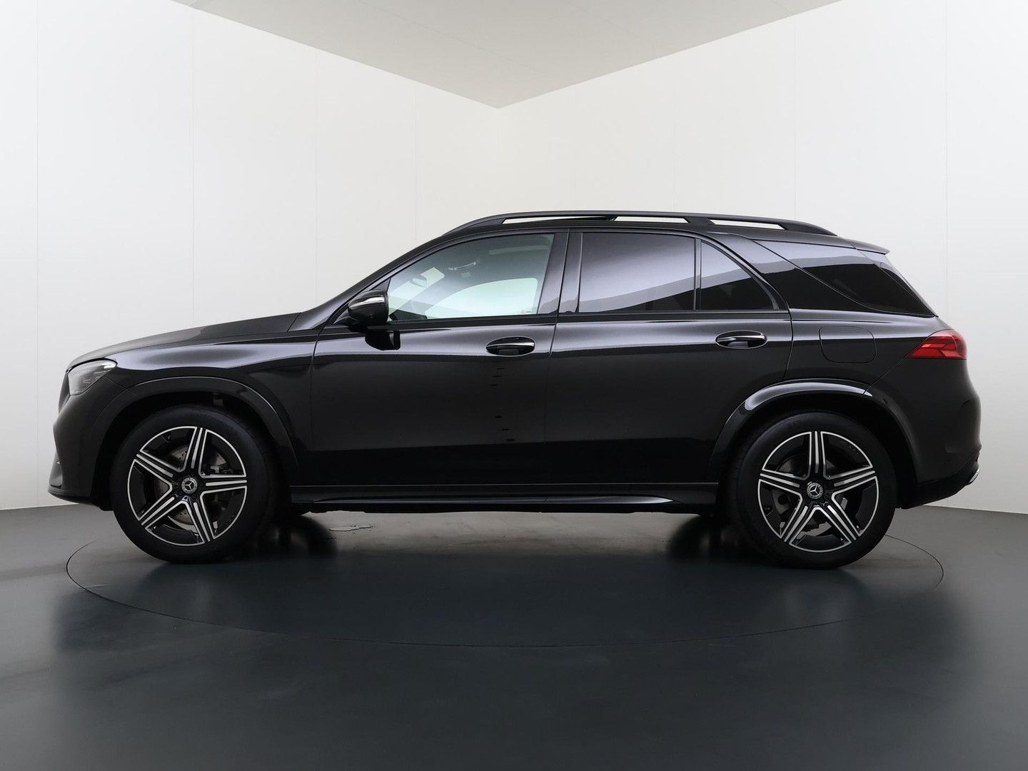 Mercedes-Benz GLE 400 e 4MATIC AMG Line Premium Plus | Panoram imagem 3