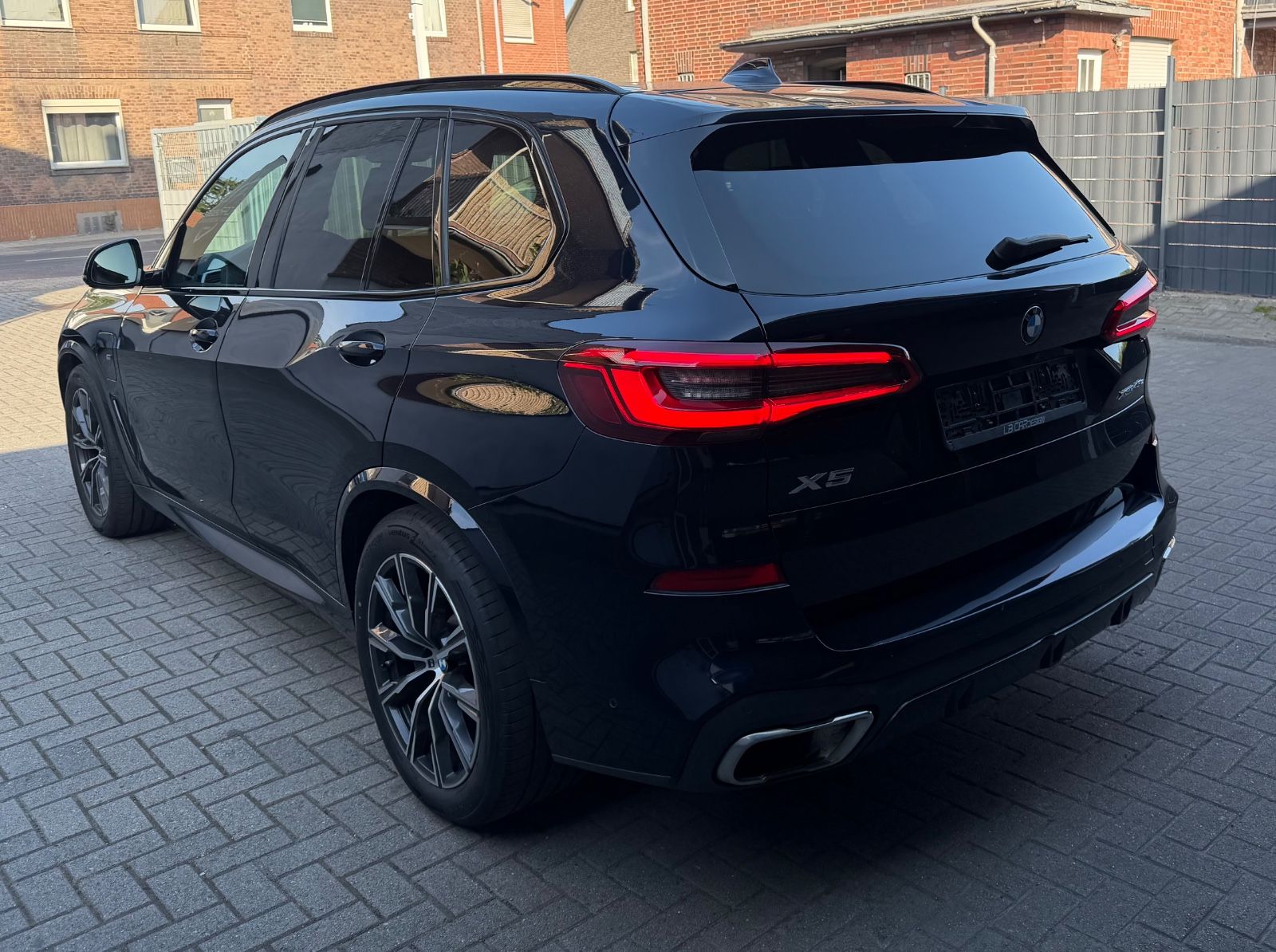 BMW X5 xDrive 45 e M Sport Laser Luftfederung 1.Hand imagem 2