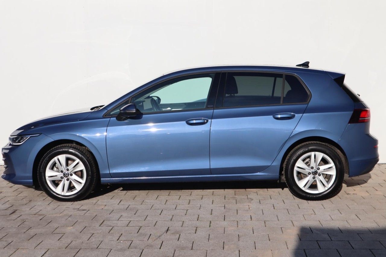 Volkswagen Golf VIII 1.5 eTSI 85 kW Life Klima Navi foto 2