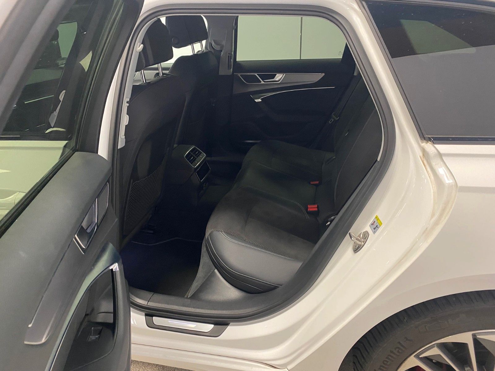 Fahrzeugabbildung Audi A6 Avant 55 TFSI e quattro sport+S-Line+MATRIX++