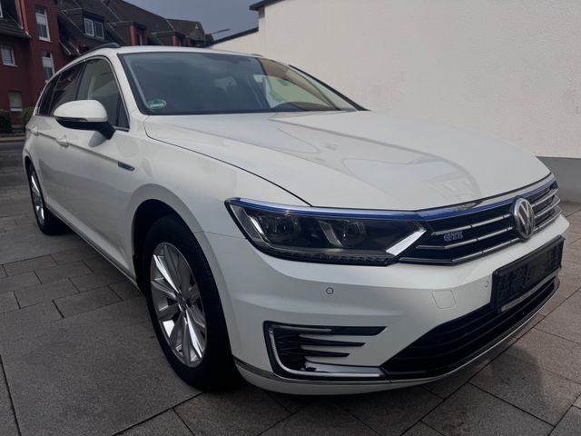 Volkswagen Passat Variant GTE Highline TÜV NEU