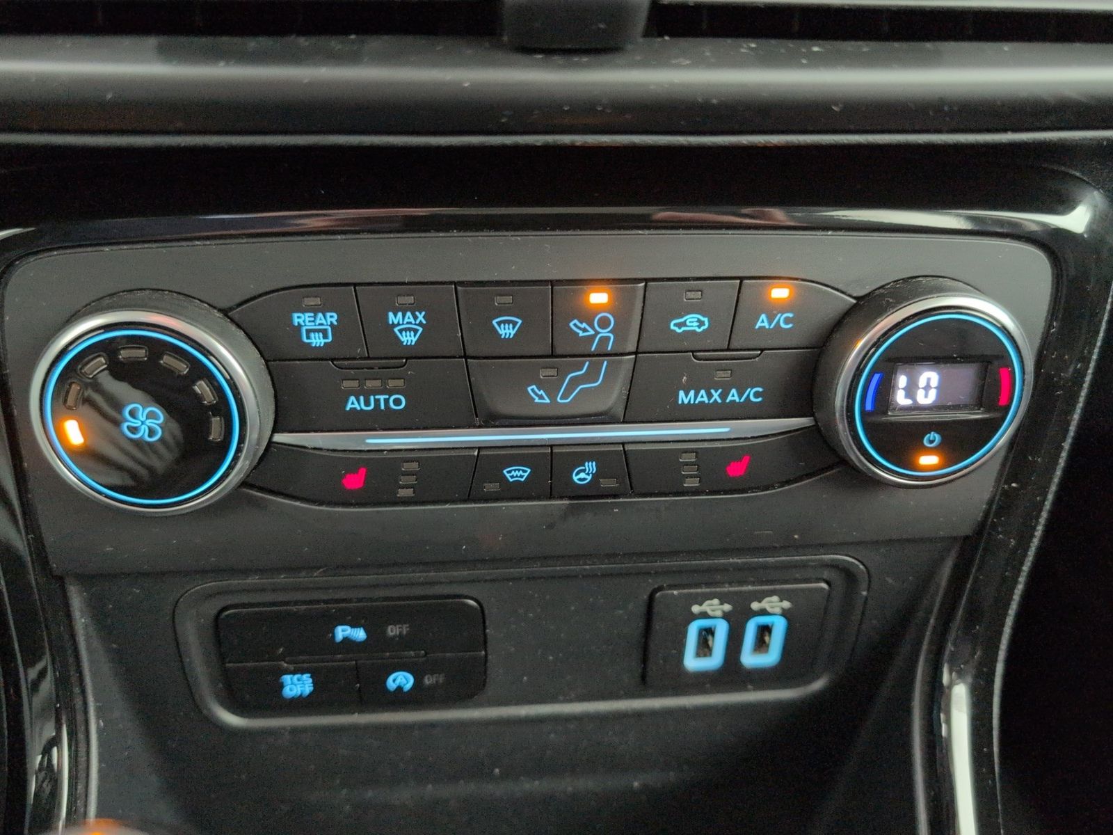 FORD EcoSport 1.0 EcoBoost Titanium Navi Allwetter – Bild 18