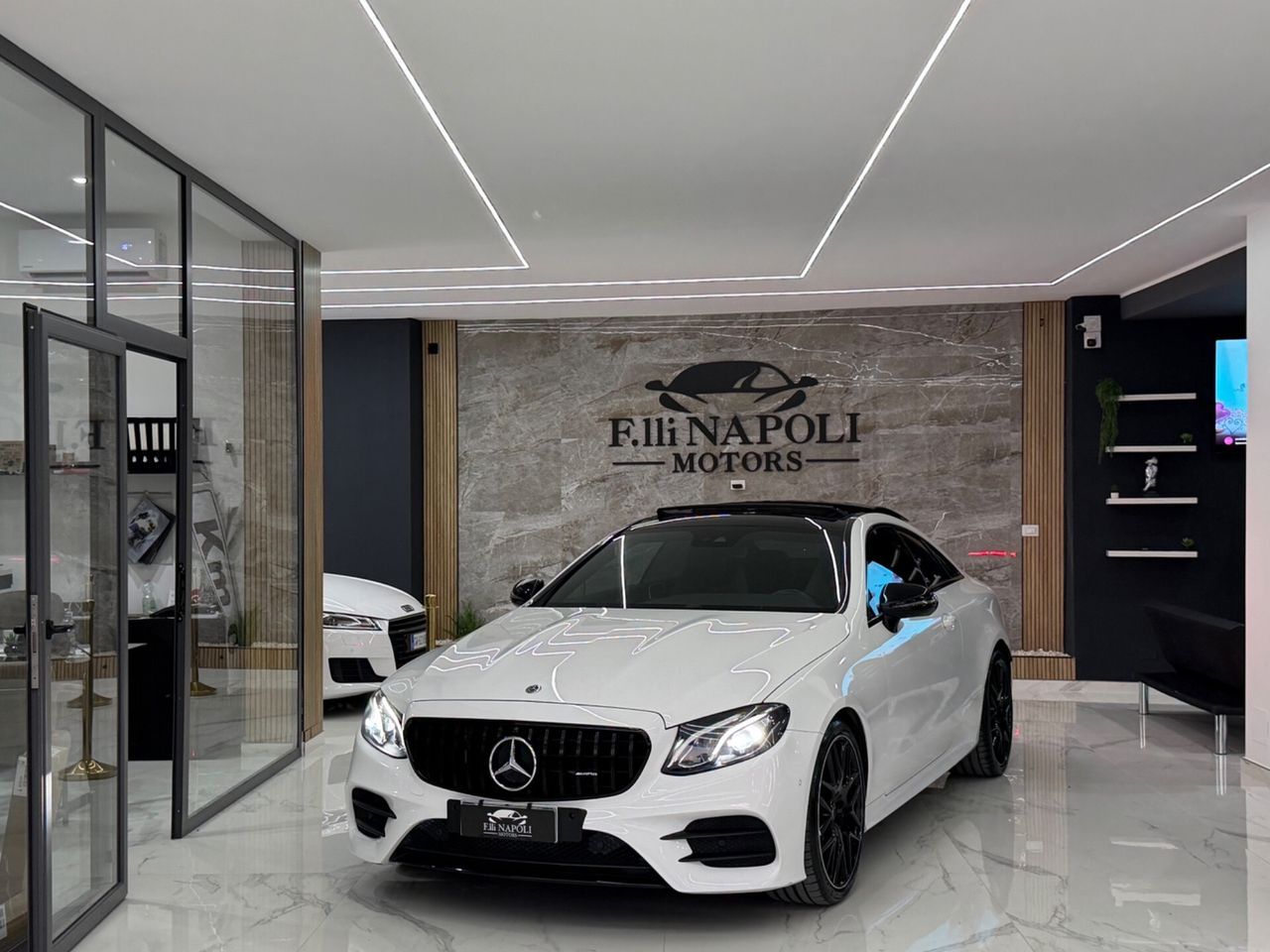 Mercedes-Benz Mercedes-benz E 220 AMG PREMIUM NIGHT EDITION