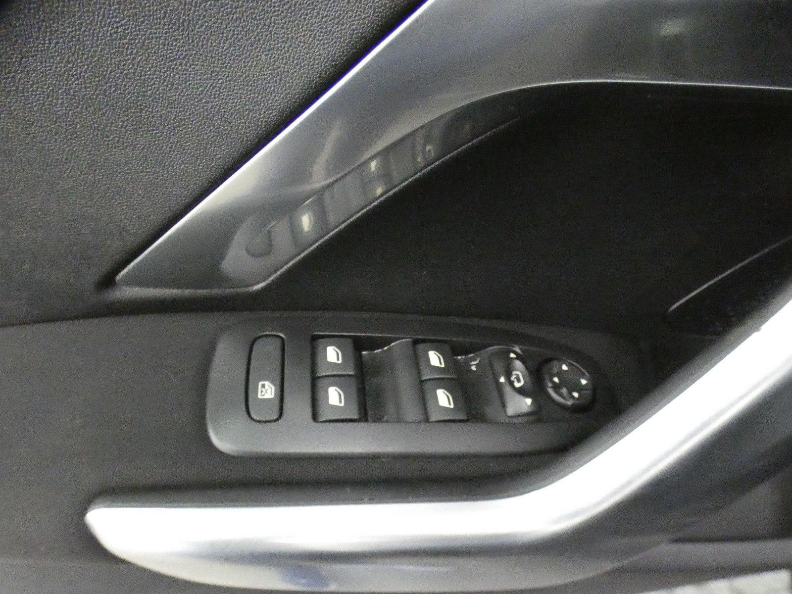 Peugeot 2008 Allure BlueHDI 120 EAT6*NAVI*MIRRIRLINK*PDC