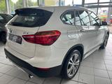 BMW X1 xDrive 20i Sport Line *LED*PDC*SHZ*AHK*BT*Alu - BMW X1: 20