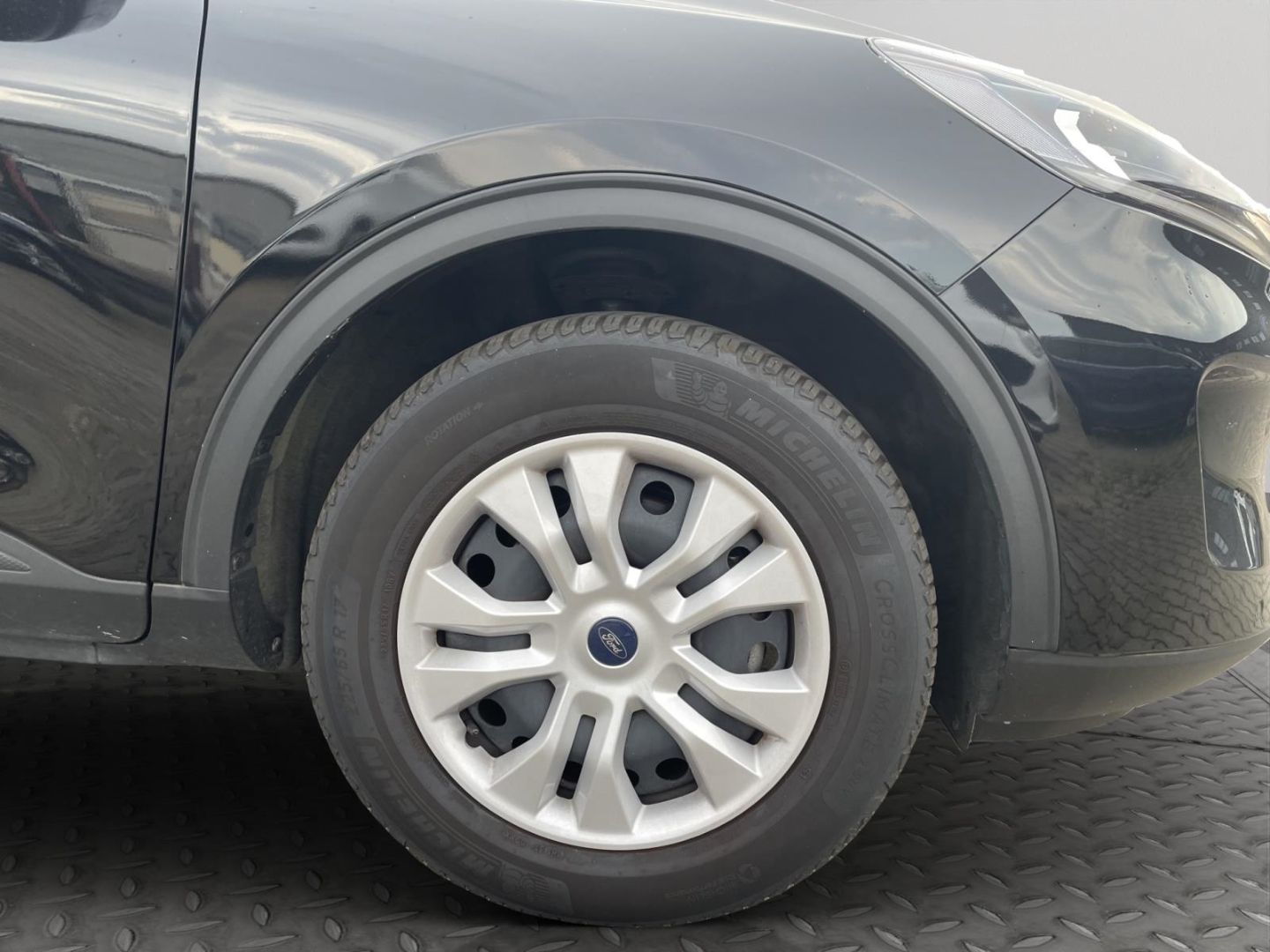 Fahrzeugabbildung Ford Kuga Cool & Connect PDC Navi Tempomat DAB