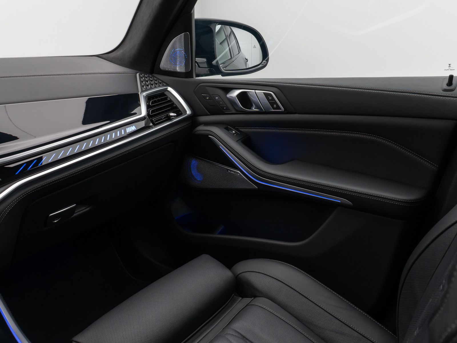 Fahrzeugabbildung BMW X5 M60i Panorama 360° B&W SoftCL Massage 22Zoll