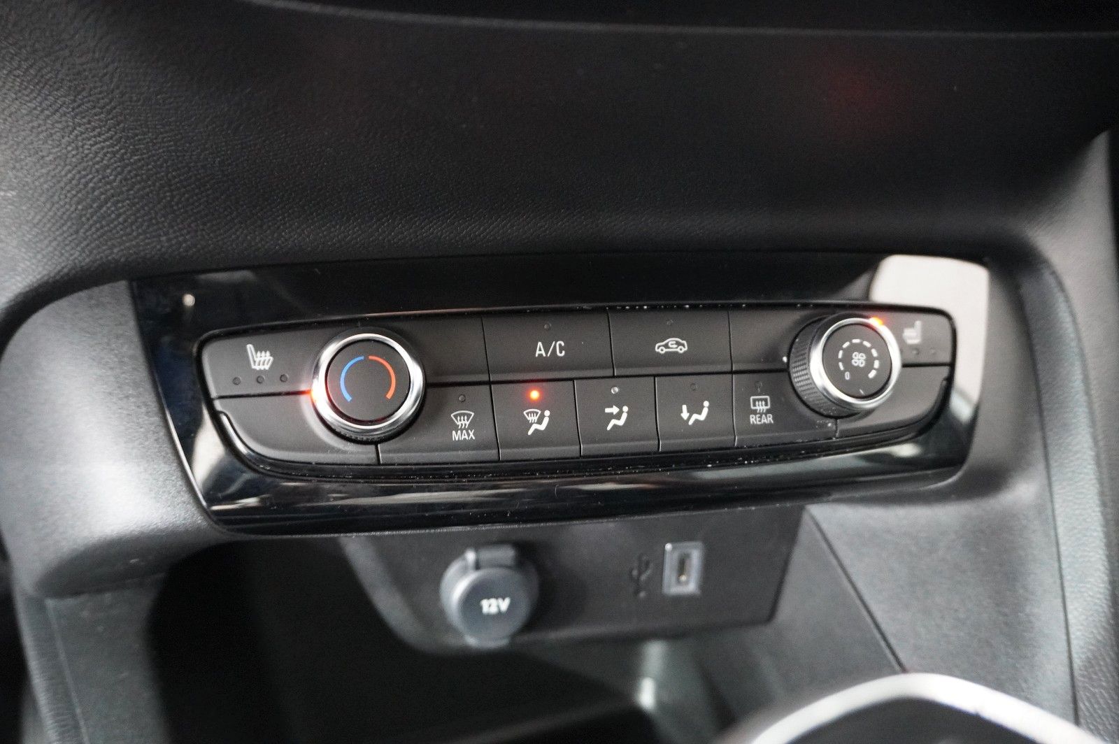 Fahrzeugabbildung Opel Corsa F 1.2 FACELIFT NAVI/LED/KAMERA/VIRTU./DAB+