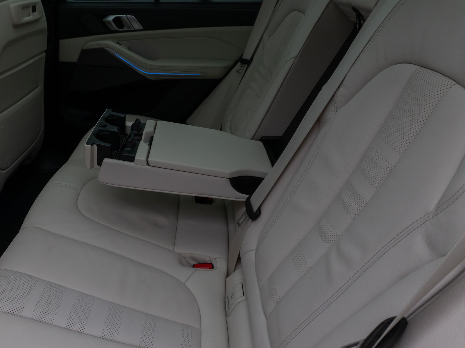 Fahrzeugabbildung BMW X5 xD45e M Sport 360°Panorama Laser HUD DAB H/K