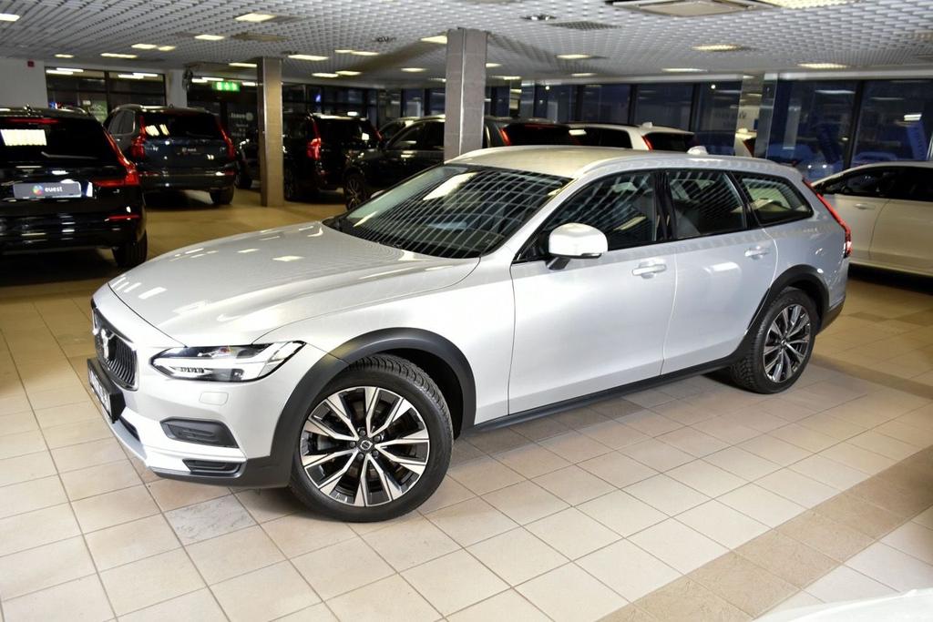 Volvo V90 Cross Country
