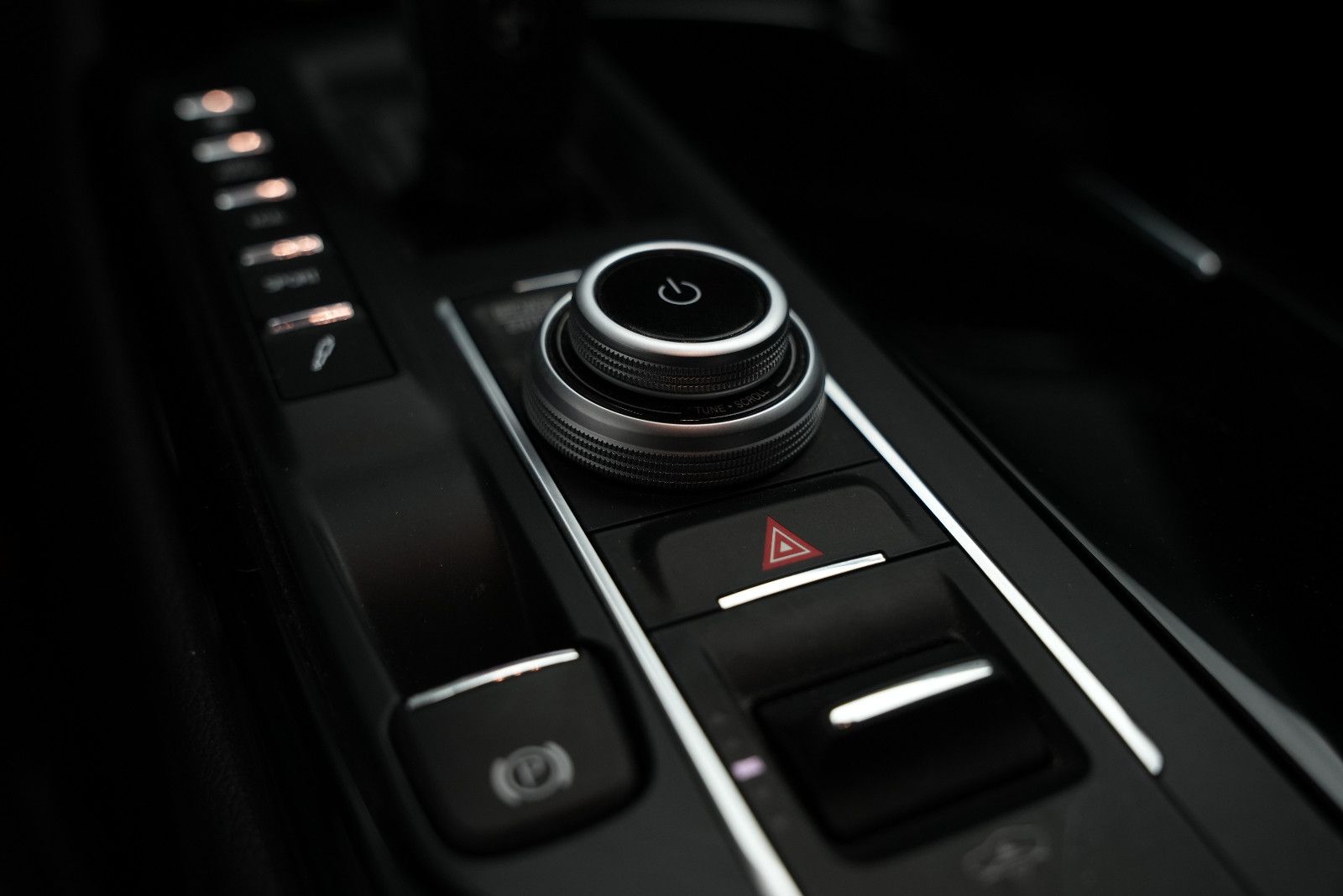 Fahrzeugabbildung Maserati Levante Diesel/GRANSPORT/LED/360°/MEMORY