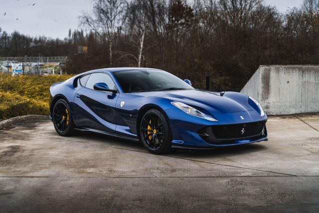 Ferrari 812 Superfast / Carbon / Alcantara / Belgian