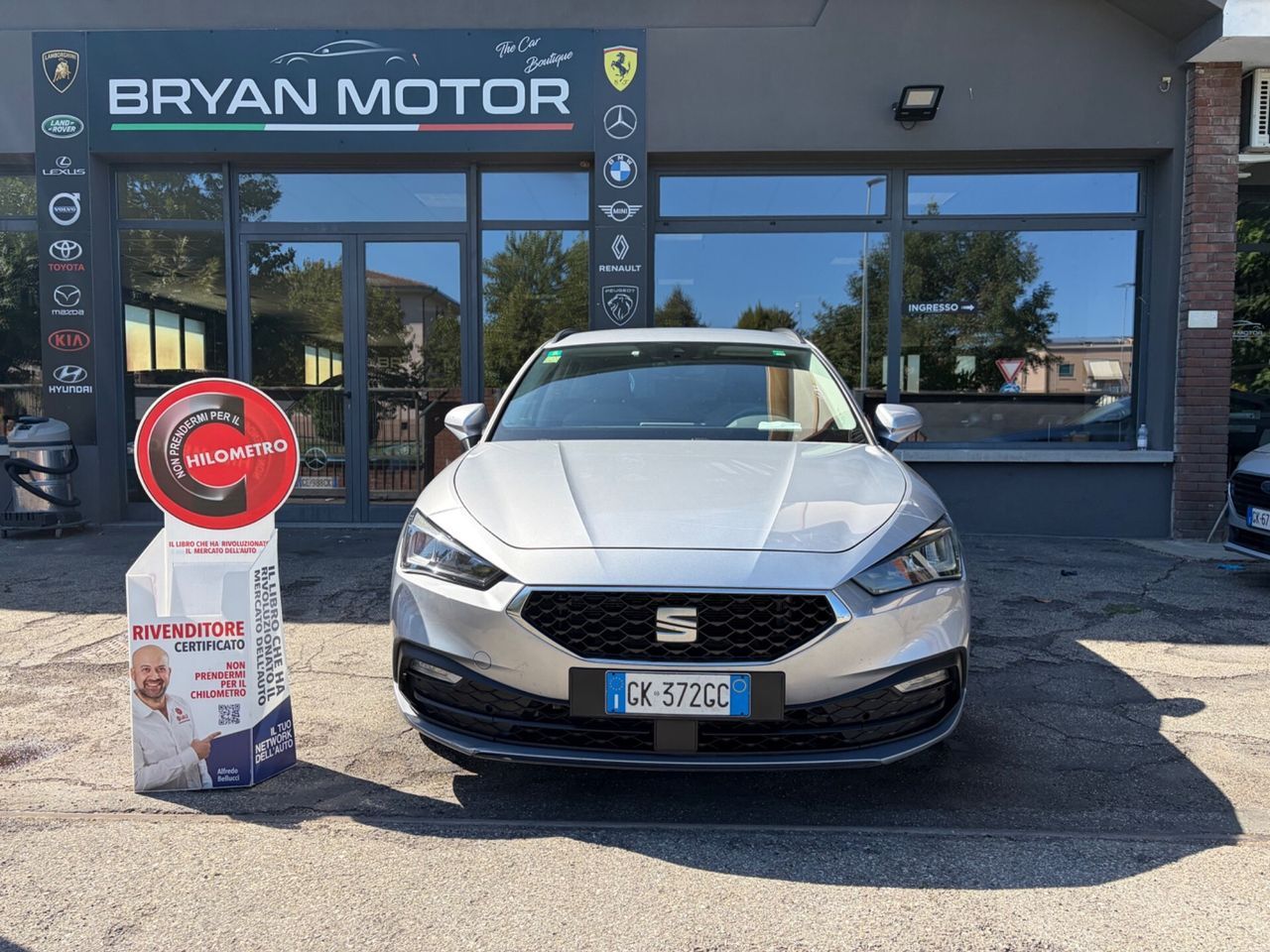 Seat Leon Sportstourer 2.0 TDI 150 CV DSG Style imagem 2