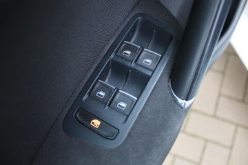 Volkswagen Golf VII Variant Highline BMT *XENONAUTOMATIK*