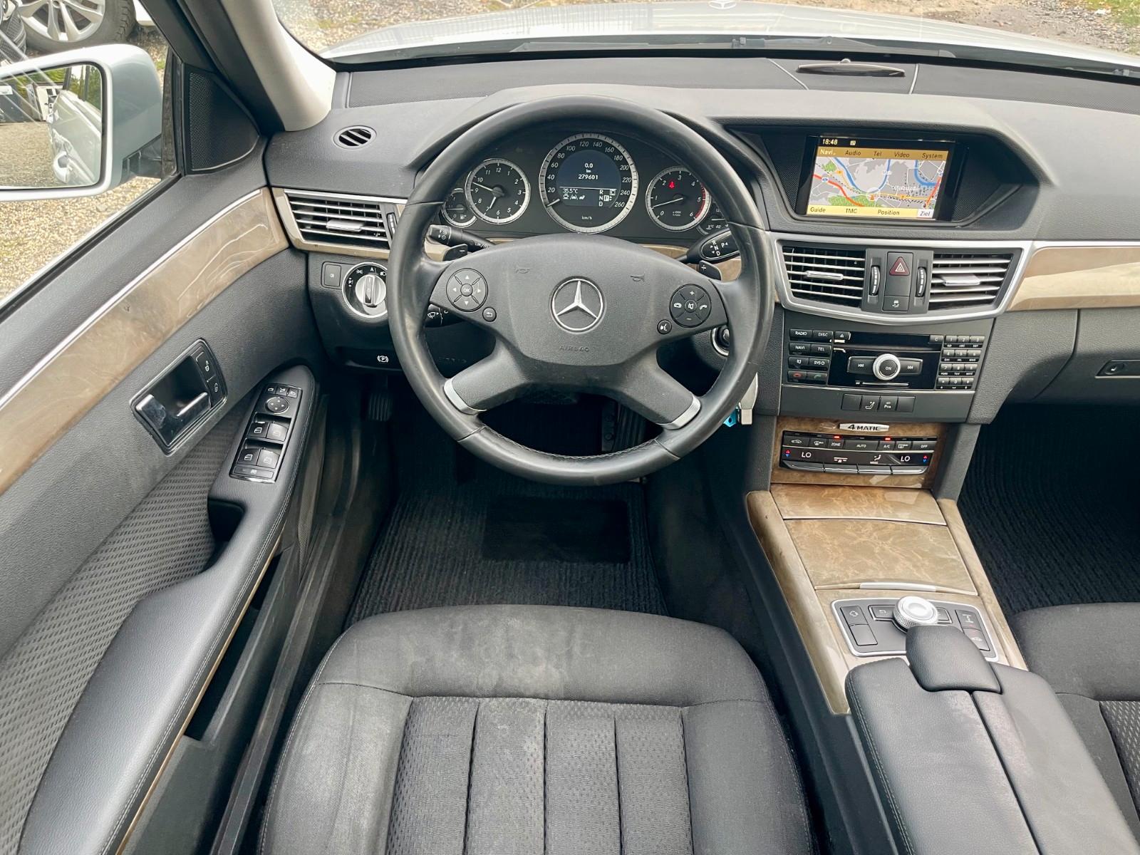 Mercedes-Benz E350 2010 — photo 22