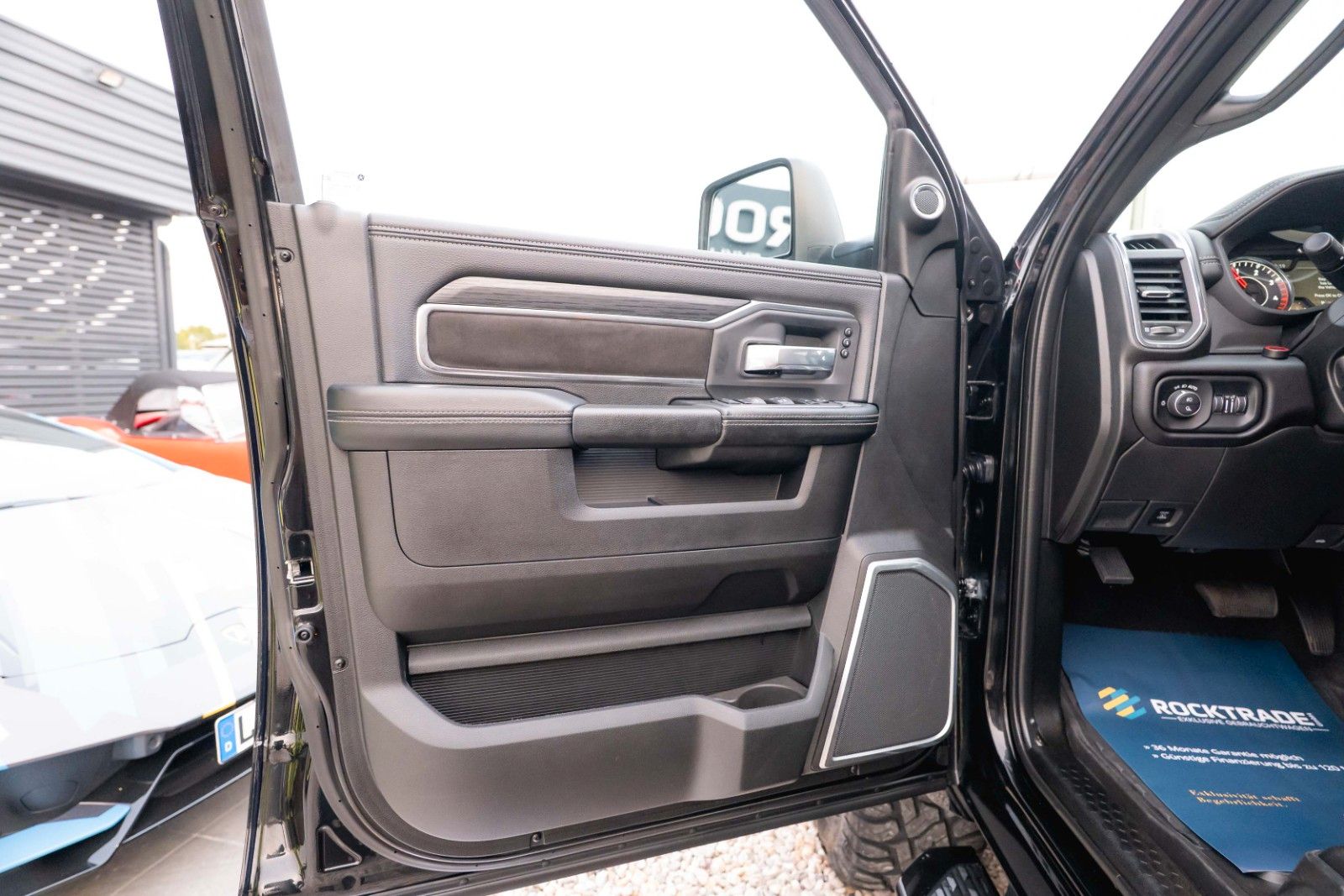 Fahrzeugabbildung Dodge RAM 3500 HEAVY DUTY 6.7 Cummins Laramie Night